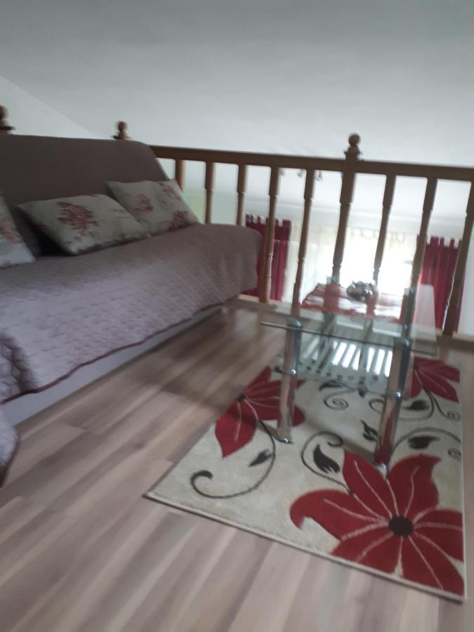 Apartments Makaus Kampor Luaran gambar