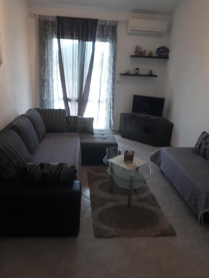 Apartments Makaus Kampor Luaran gambar