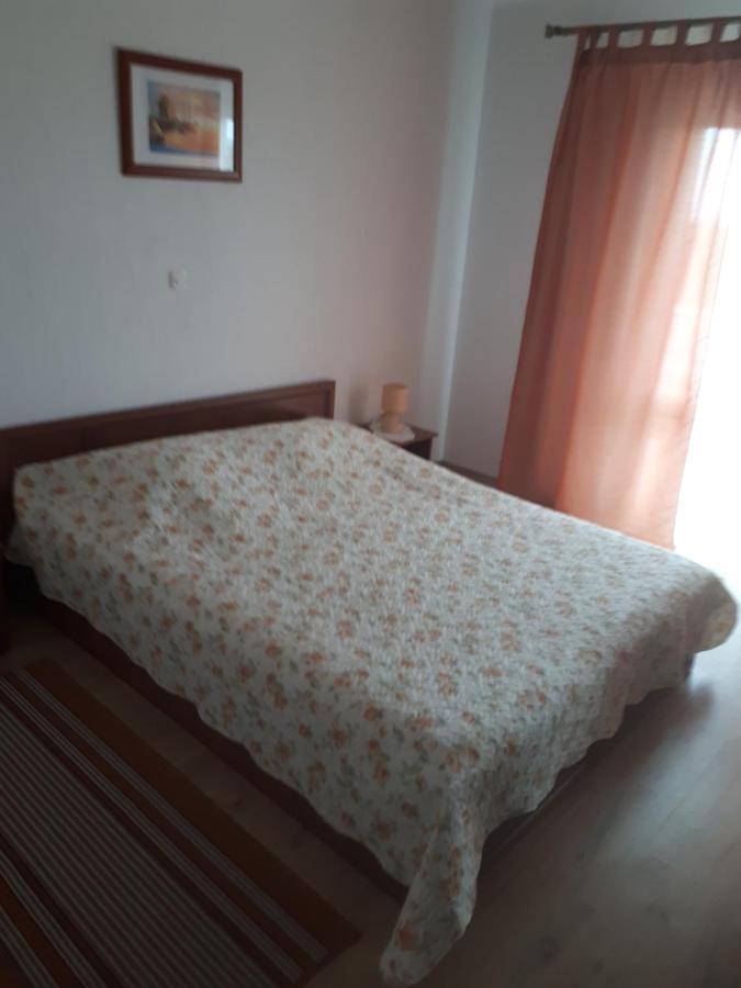 Apartments Makaus Kampor Luaran gambar