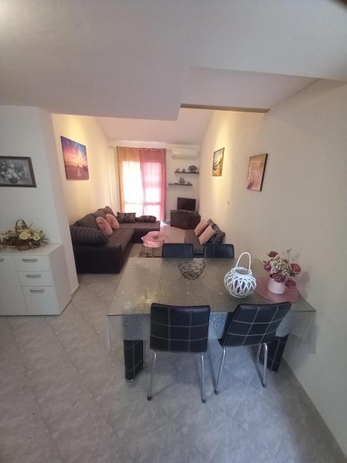 Apartments Makaus Kampor Luaran gambar