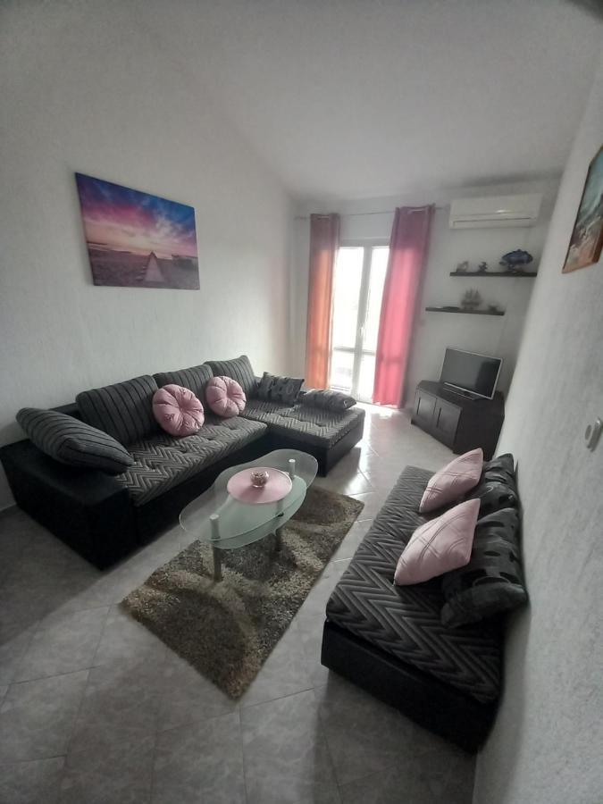 Apartments Makaus Kampor Luaran gambar